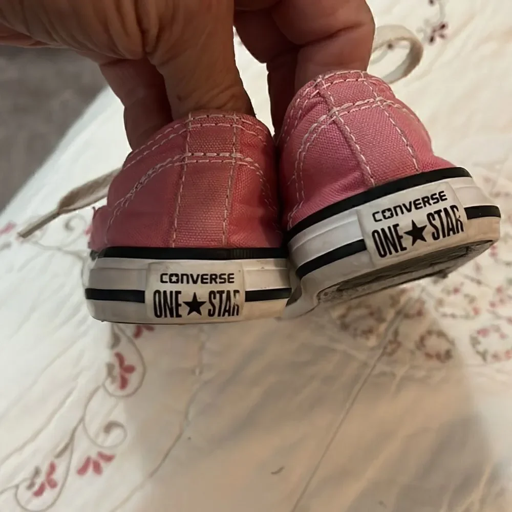 Converse tennis shoes